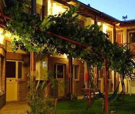La Tosca Hostel Puerto Madryn Dış mekan fotoğraf